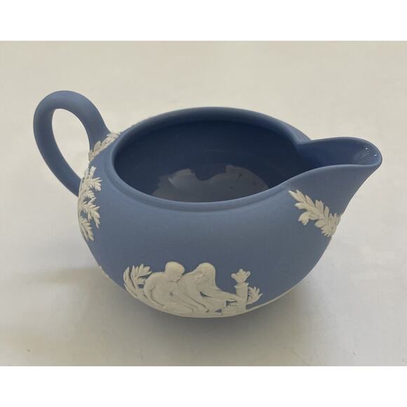 Vintage Wedgwood Jasperware Blue Creamer Greek Mythology England Mint - Picture 1 of 12